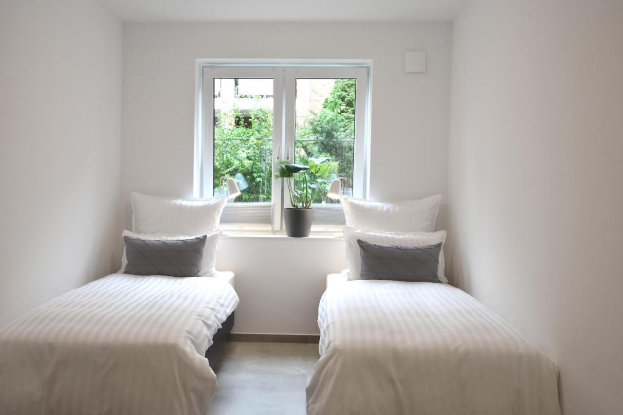 familienfreundliche Neubauwohnung mit Terrasse Hamburg Exterior foto